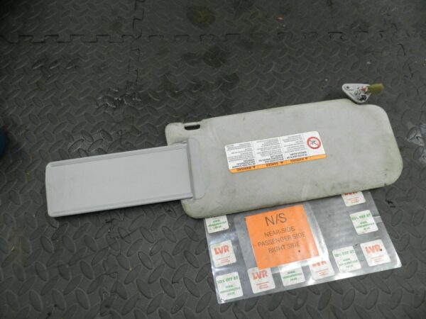 2006 MITSUBISHI SHOGUN MK3. PASSENGER SIDE SUN VISOR - Image 4