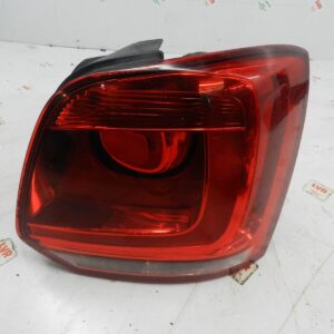 VOLKSWAGEN POLO 9N. DRIVER SIDE REAR LIGHT UNIT 6R0945096J