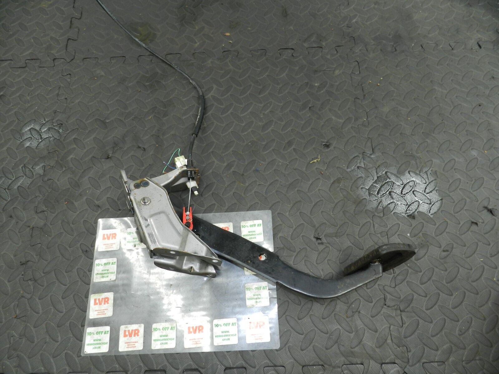 2006 MITSUBISHI SHOGUN MK3. BRAKE PEDAL - Image 3