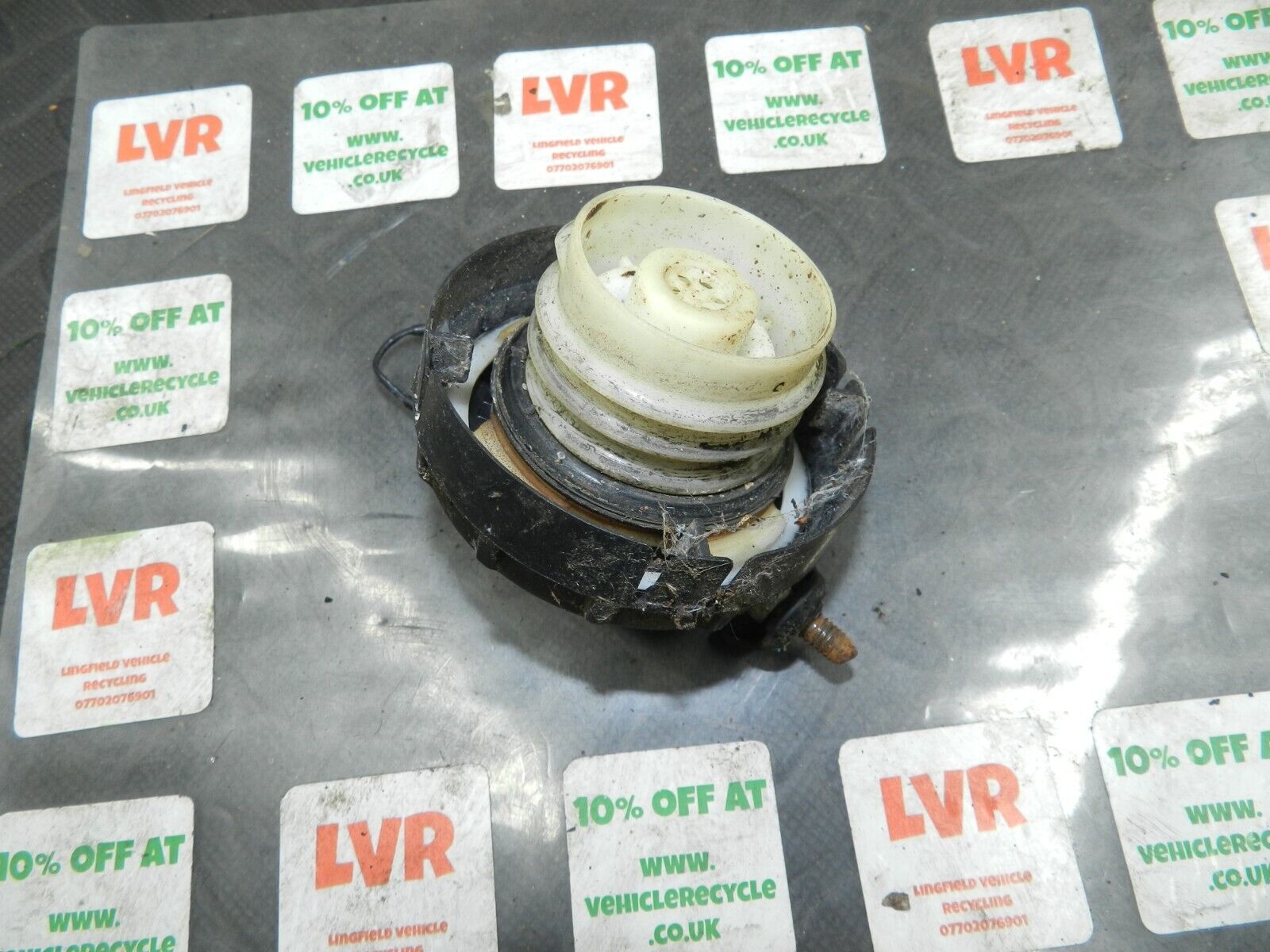 2006 MITSUBISHI SHOGUN MK3. DIESEL FUEL CAP - Image 3