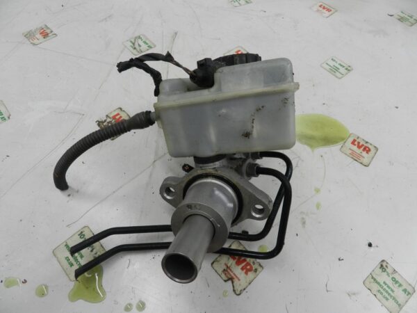 VOLKSWAGEN POLO 9N. BRAKE MASTER CYLINDER - Image 2