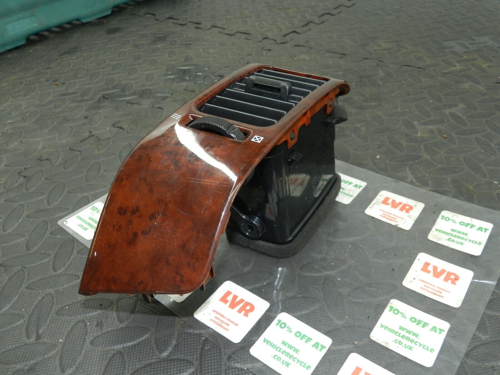 2006 MITSUBISHI SHOGUN MK3. HEATER BLOWER AIR VENT WOOD TRIM - Image 2