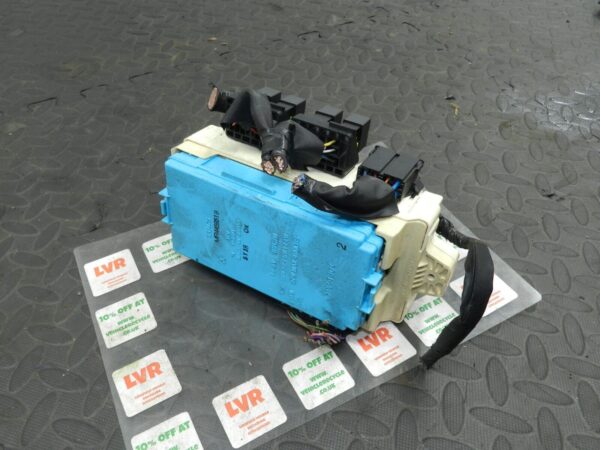 2006 MITSUBISHI SHOGUN MK3. MR445951B FUSE BOARD BOX BODY - Image 2