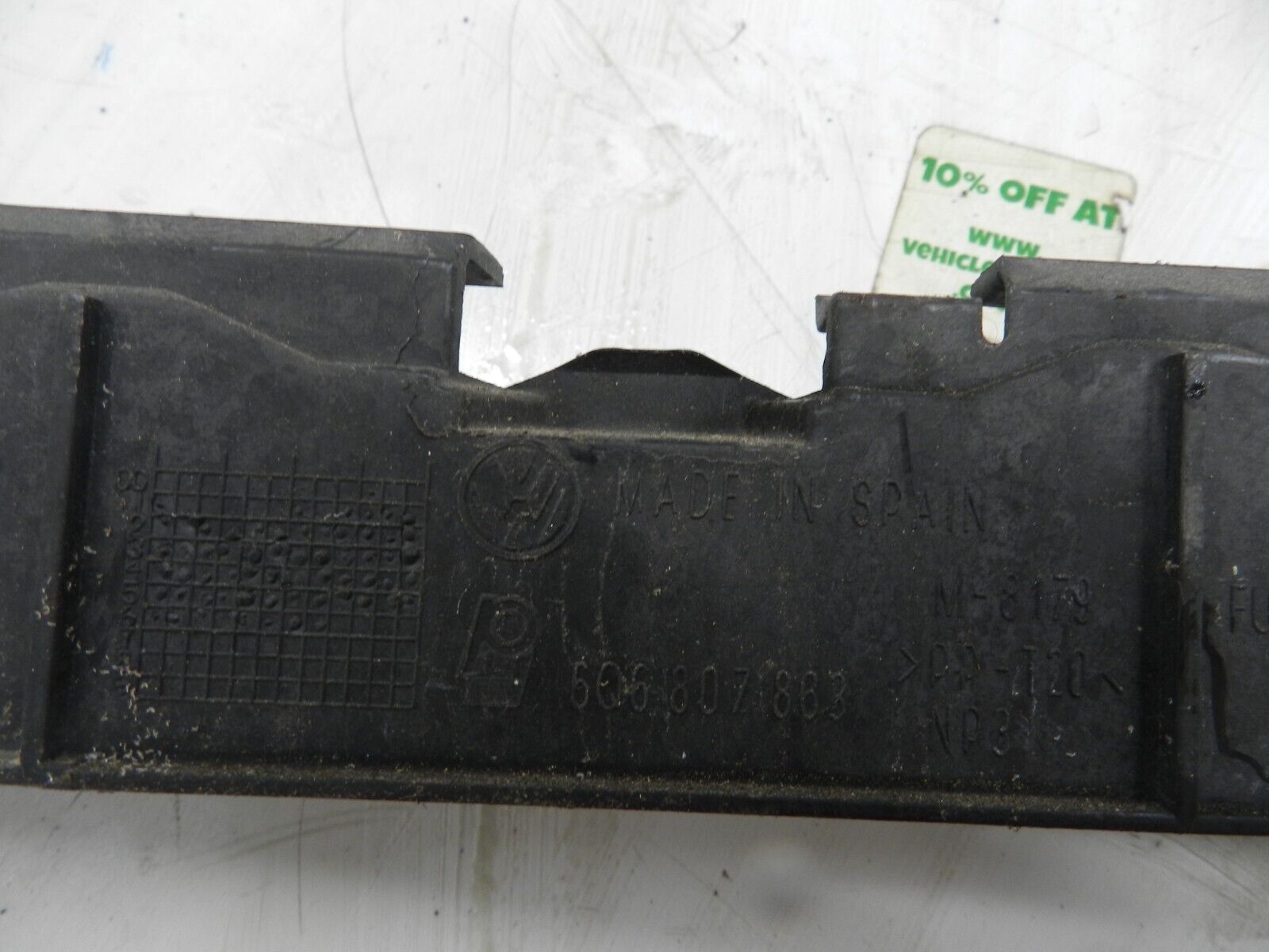 VOLKSWAGEN POLO 9N. REAR BUMPER MOUNT BRACKET 6Q6807863 - Image 2