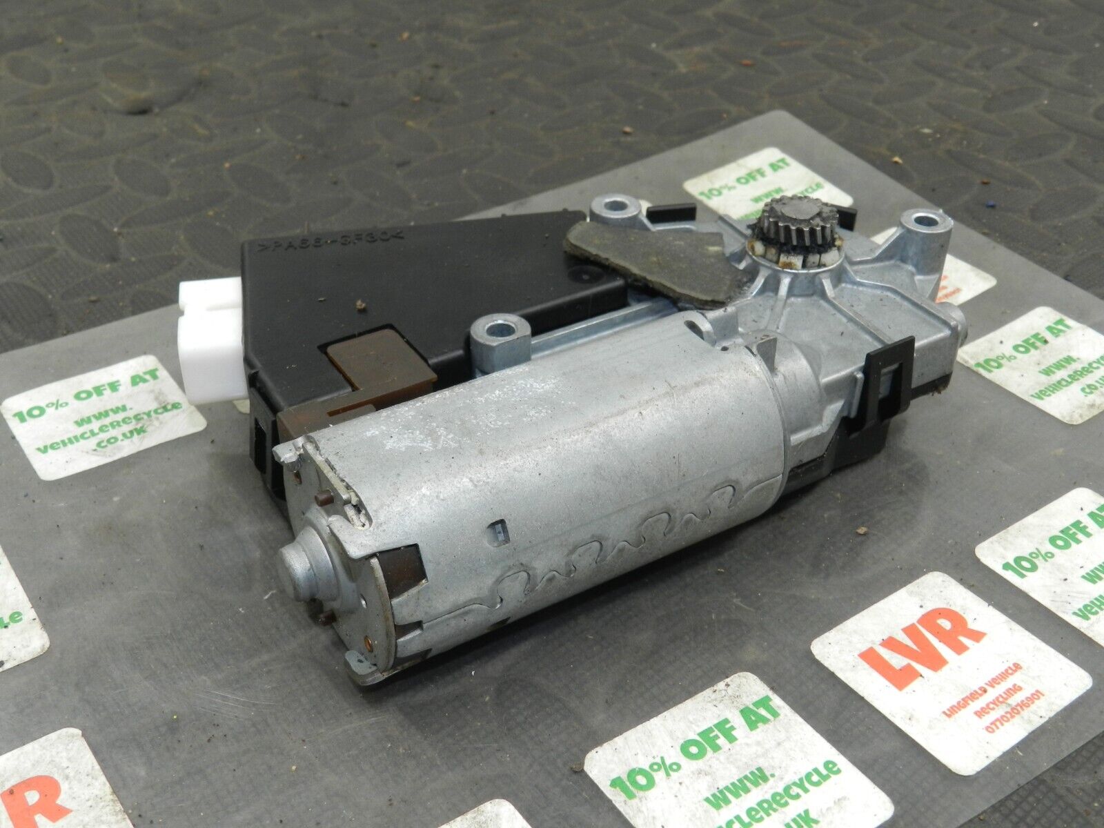 2006 MITSUBISHI SHOGUN MK3. MN136536 SUN ROOF MOTOR - Image 2