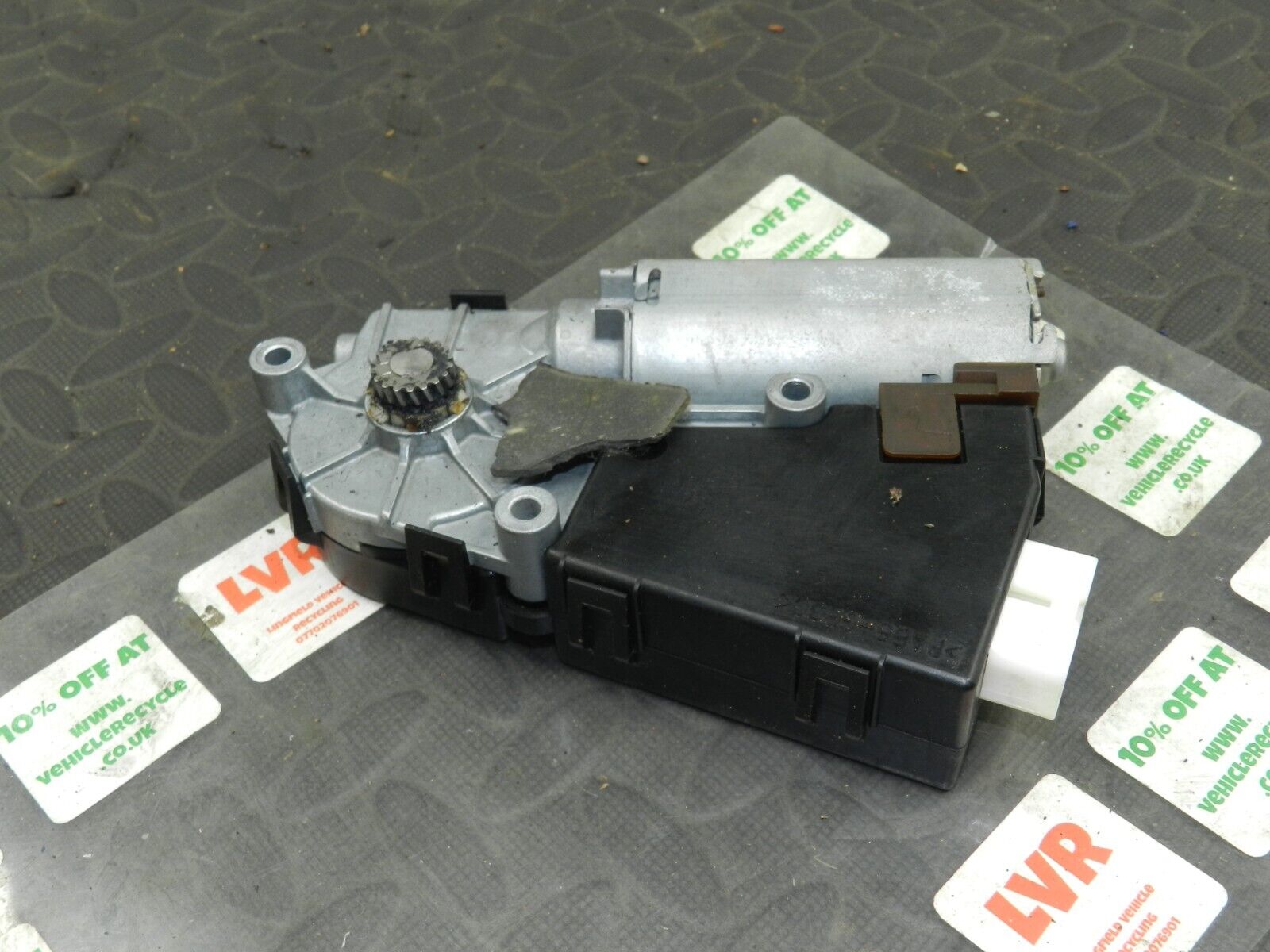 2006 MITSUBISHI SHOGUN MK3. MN136536 SUN ROOF MOTOR - Image 3