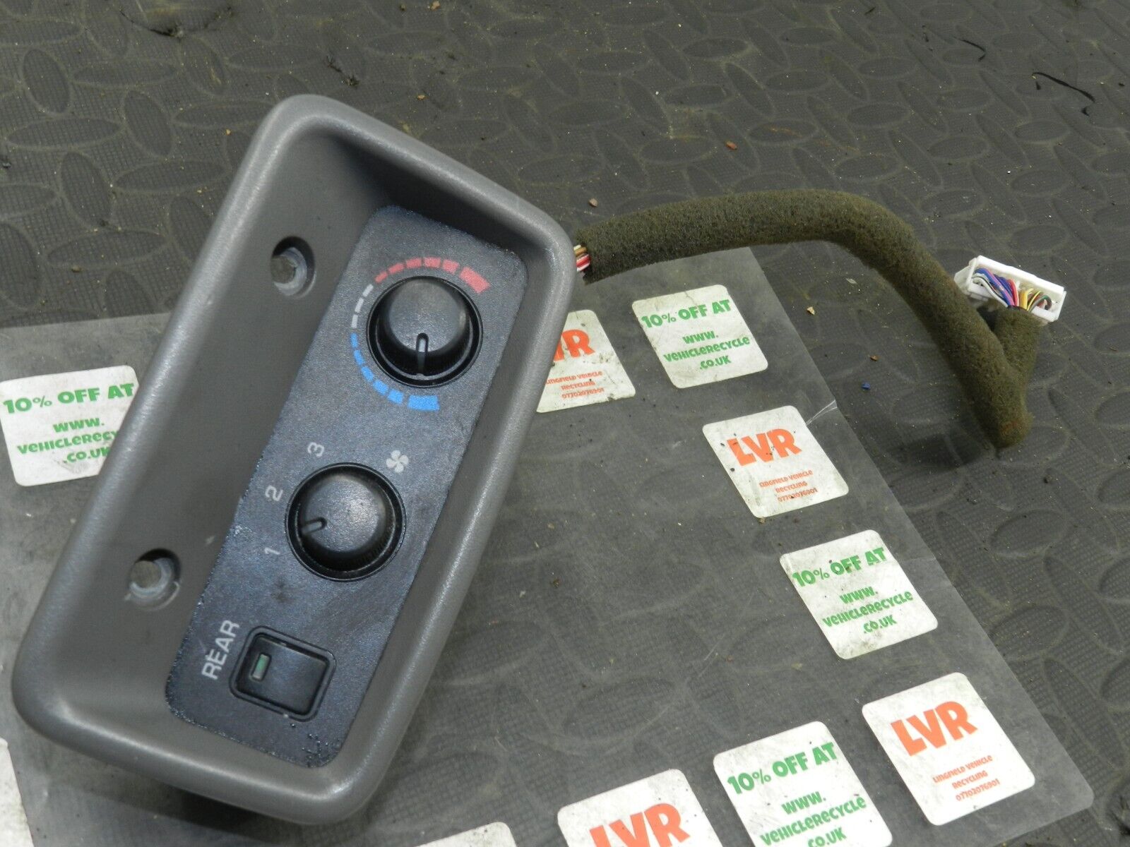 2006 MITSUBISHI SHOGUN MK3. HEATER BLOWER REAR CONTROLS