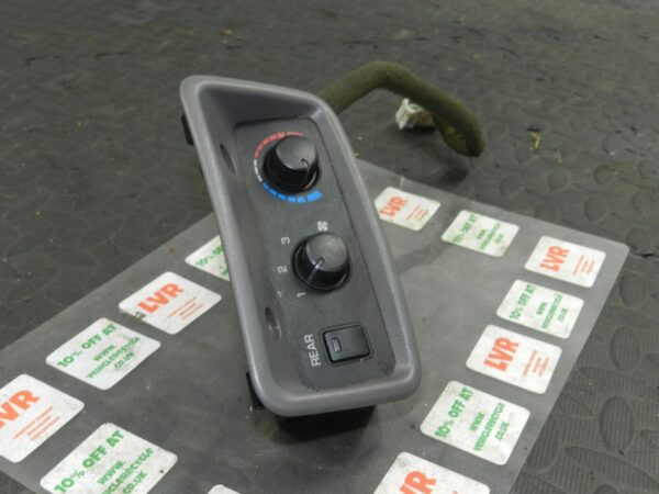 2006 MITSUBISHI SHOGUN MK3. HEATER BLOWER REAR CONTROLS - Image 2