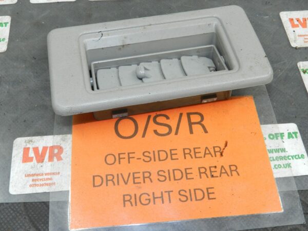 2006 MITSUBISHI SHOGUN MK3. REAR AIR VENTS - Image 2