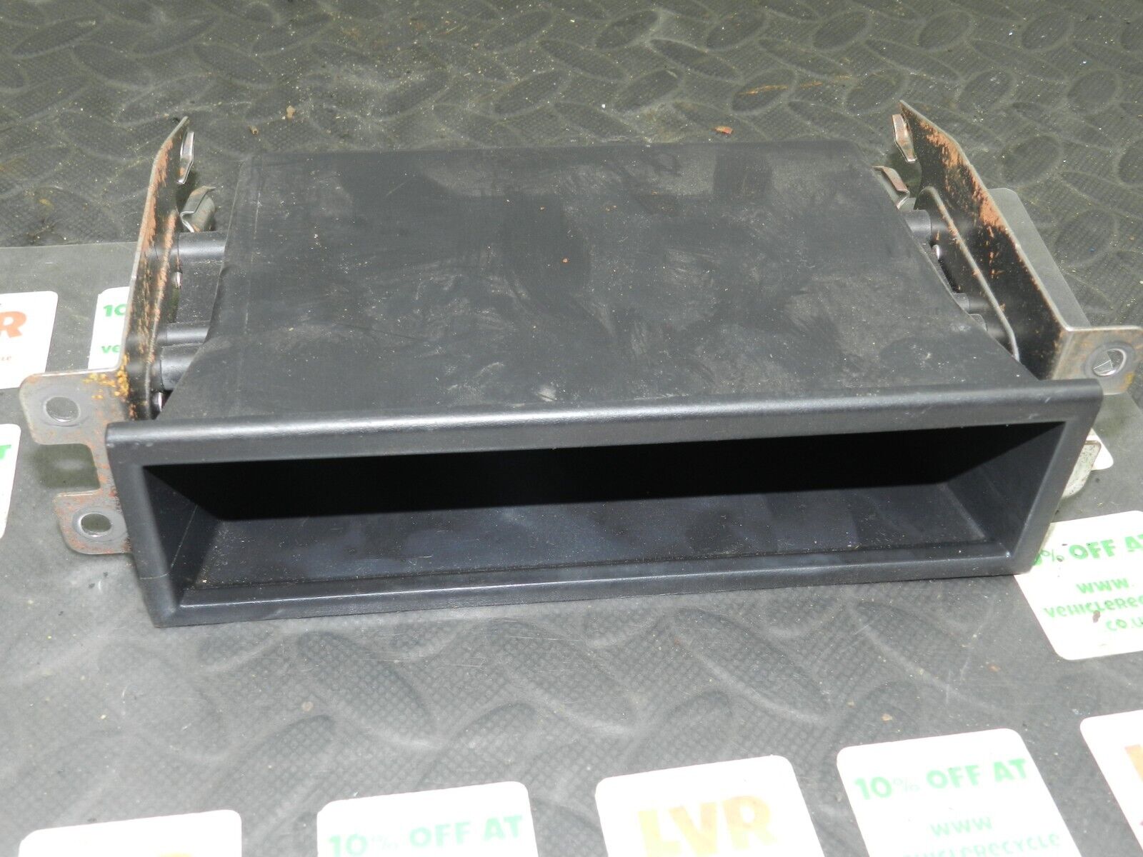 2006 MITSUBISHI SHOGUN MK3. DASH BOARD STORAGE POCKET