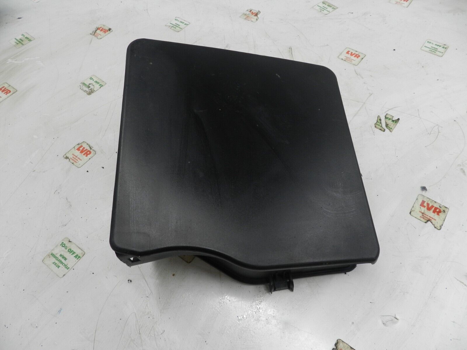 VOLKSWAGEN POLO 9N. AIR FILTER HOUSING BOX SECTION
