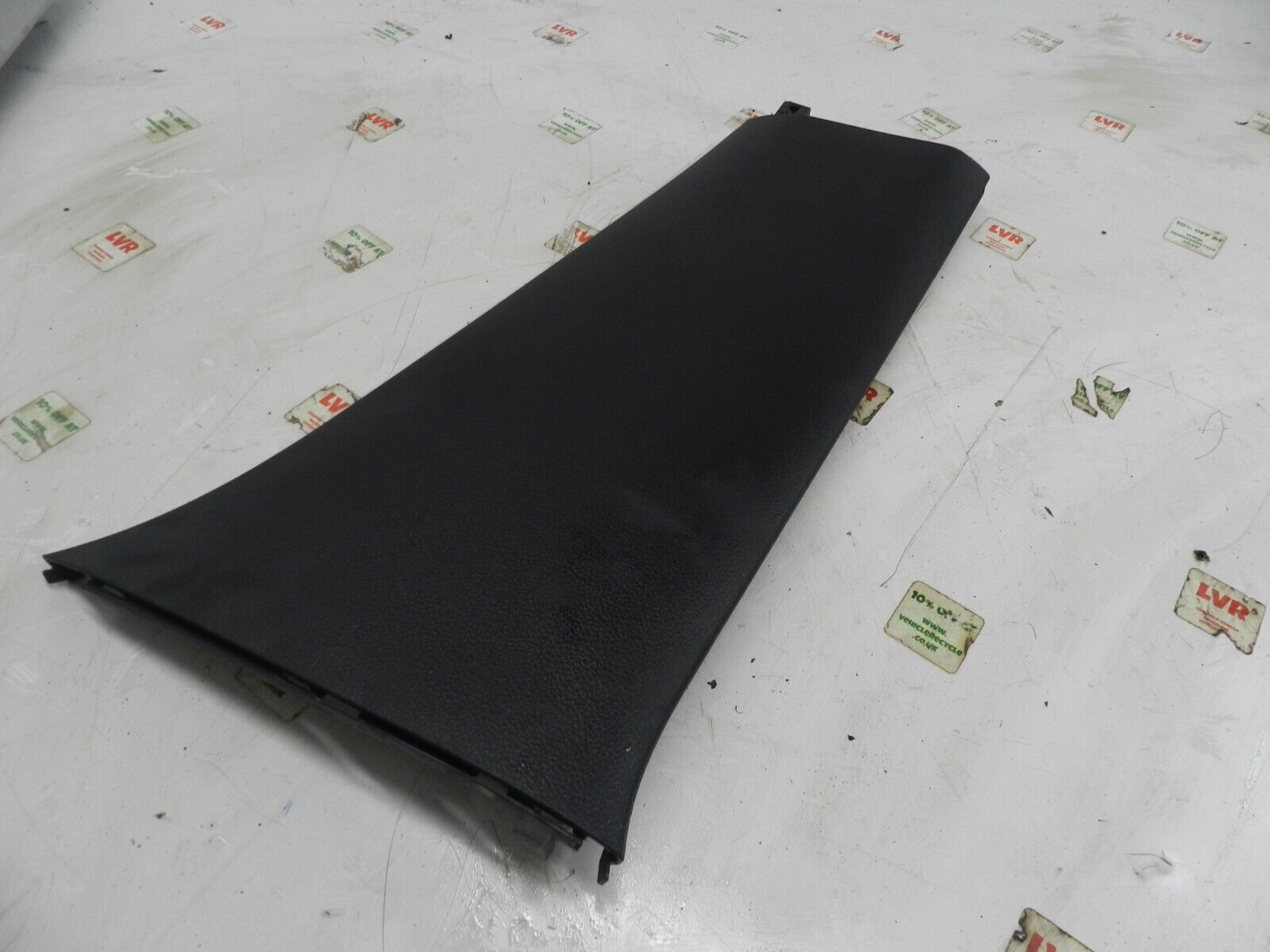 VOLKSWAGEN POLO 9N. B PILLAR LOWER TRIM