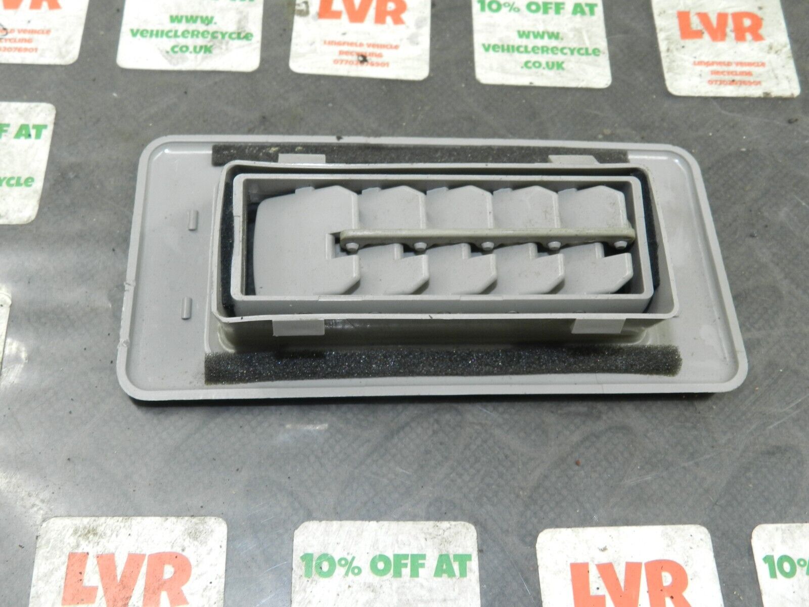 2006 MITSUBISHI SHOGUN MK3. REAR AIR VENT - Image 2