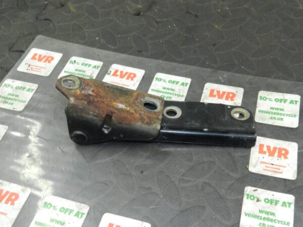 2006 MITSUBISHI SHOGUN MK3. BONNET HINGE