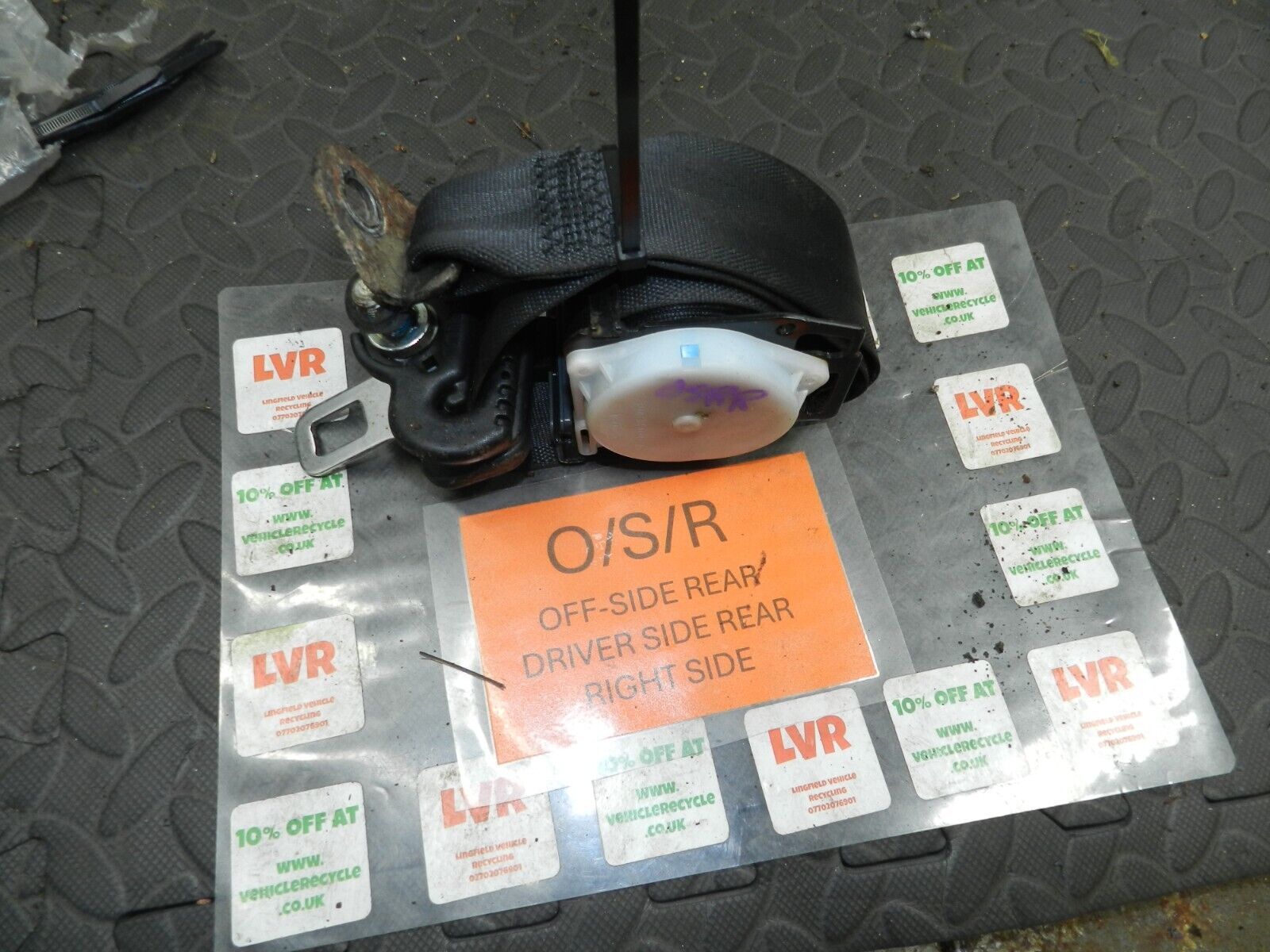 2006 MITSUBISHI SHOGUN MK3. DRIVER SIDE REAR SEAT BELT THIRD 3RD ROW