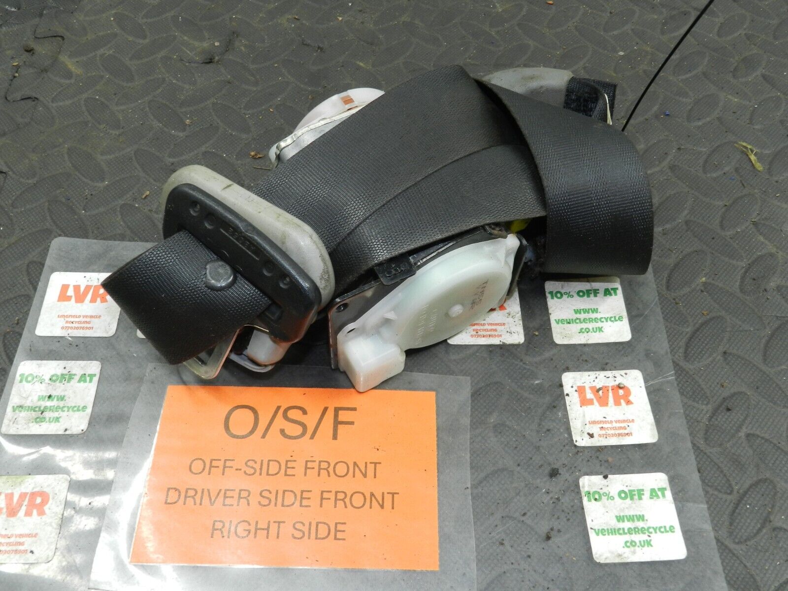 2006 MITSUBISHI SHOGUN MK3. DRIVER SIDE FRONT SEAT BELT - Image 3