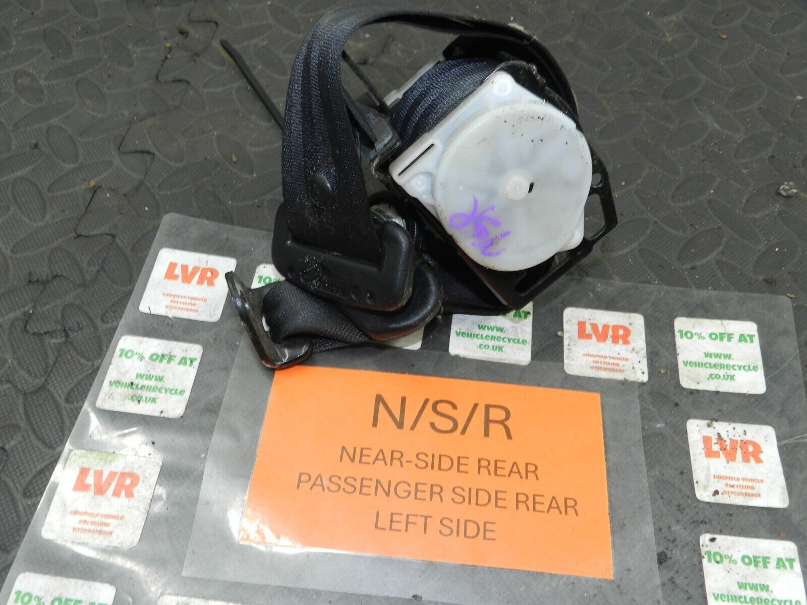 2006 MITSUBISHI SHOGUN MK3. PASSENGER SIDE REAR SEAT BELT - Image 3