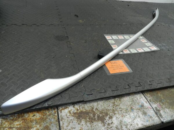 2009 NISSAN QASHQAI J10. PASSENGER SIDE ROOF RAIL