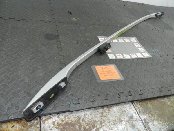 2009 NISSAN QASHQAI J10. PASSENGER SIDE ROOF RAIL - Image 2