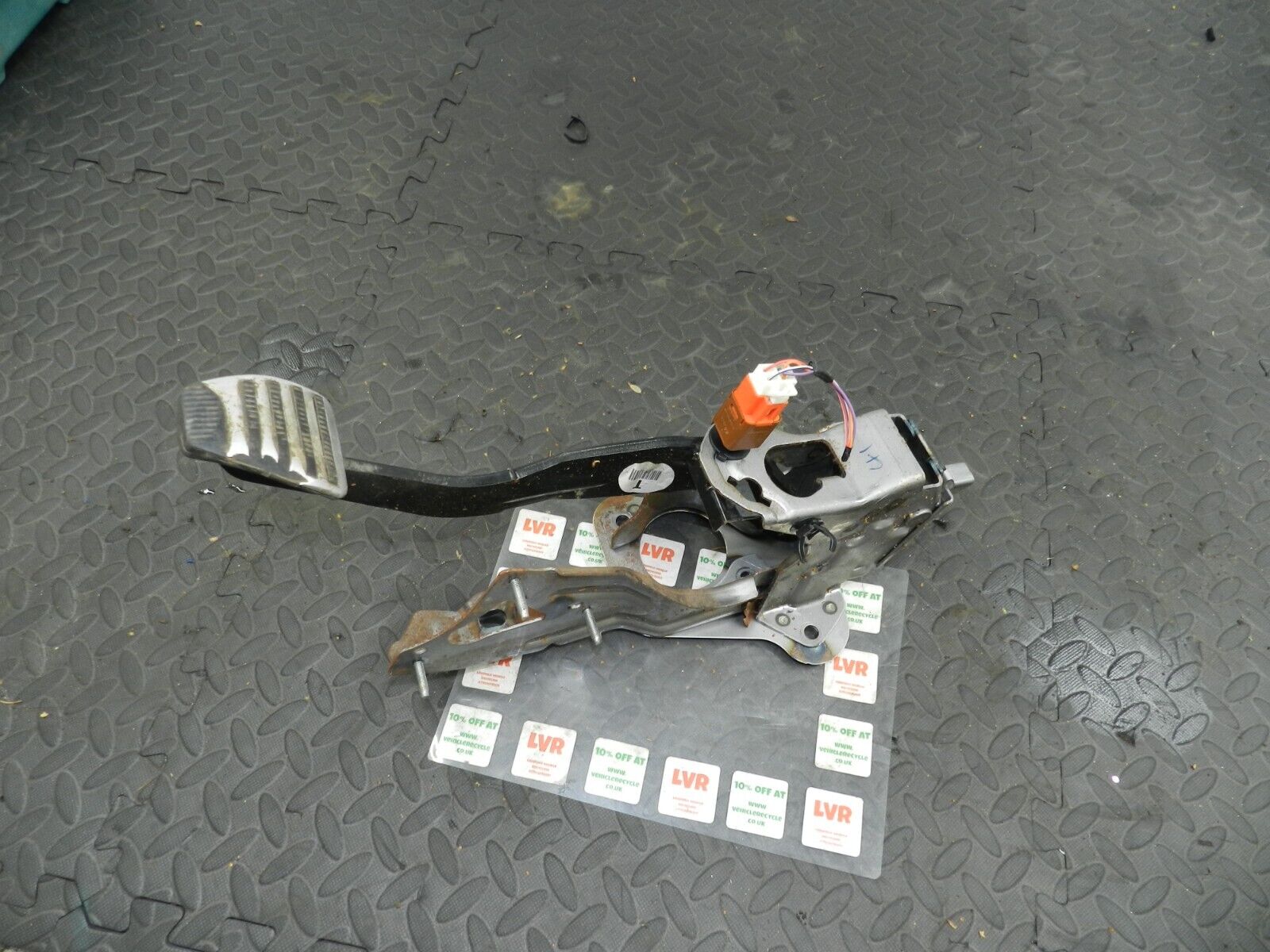 2009 NISSAN QASHQAI J10. CLUTCH PEDAL - Image 2