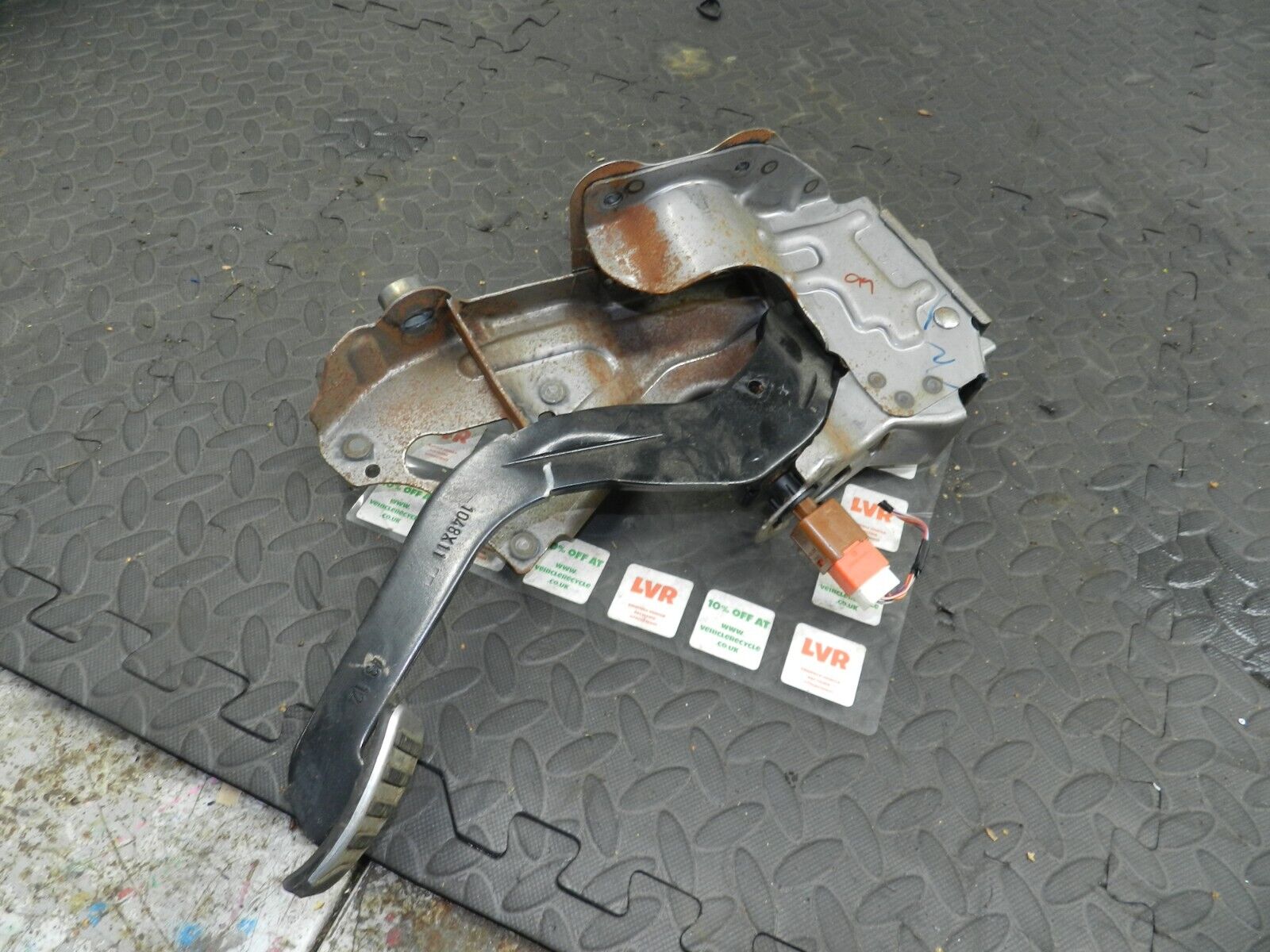 2009 NISSAN QASHQAI J10. CLUTCH PEDAL - Image 3