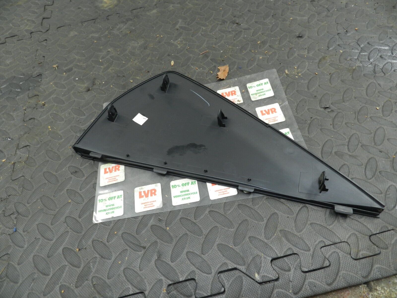 2009 NISSAN QASHQAI J10. DASHBOARD END TRIM - Image 3