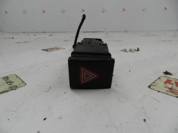 VOLKSWAGEN POLO 9N. HAZARD SWITCH