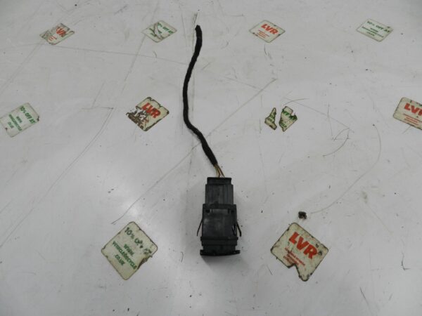 VOLKSWAGEN POLO 9N. HAZARD SWITCH - Image 2