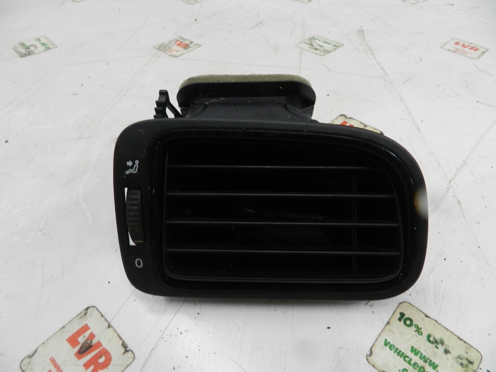 VOLKSWAGEN POLO 9N. AIR BLOWER VENT