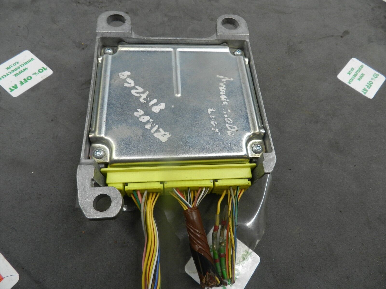 (133) 2005 TOYOTA AVENSIS. AIRBAG ECU - Image 2