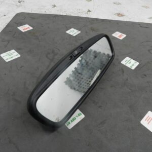 (133) 2005 TOYOTA AVENSIS. REAR VIEW MIRROR