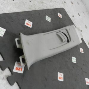 (133) 2005 TOYOTA AVENSIS. PASSENGER SIDE B PILLAR UPPER TRIM