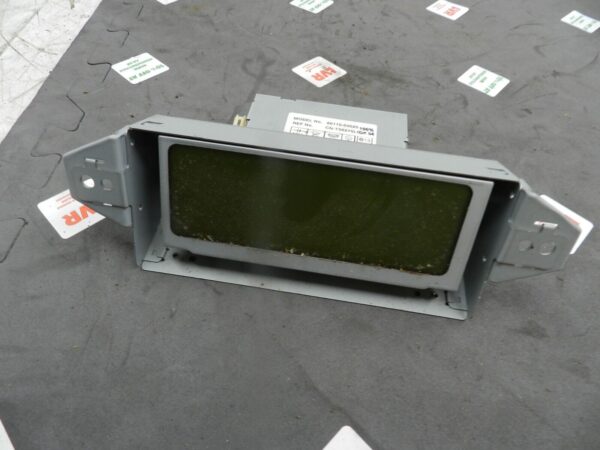 (133) 2005 TOYOTA AVENSIS. DISPLAY SCREEN 86110-05020