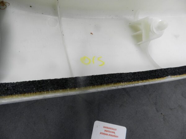(133) 2005 TOYOTA AVENSIS. DRIVER SIDE A PILLAR TRIM - Image 3