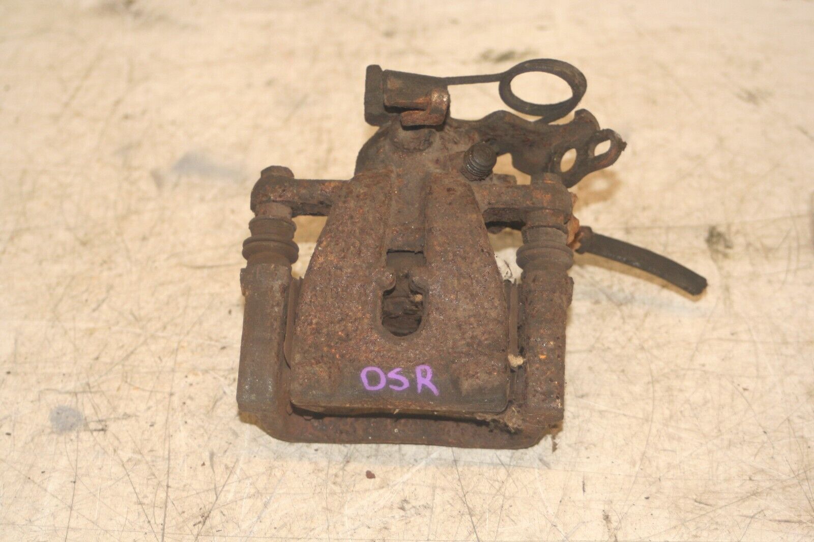 2011 FORD S MAX TITANIUM ECOBOOST. DRIVER SIDE REAR BRAKE CALIPER + CARRIER