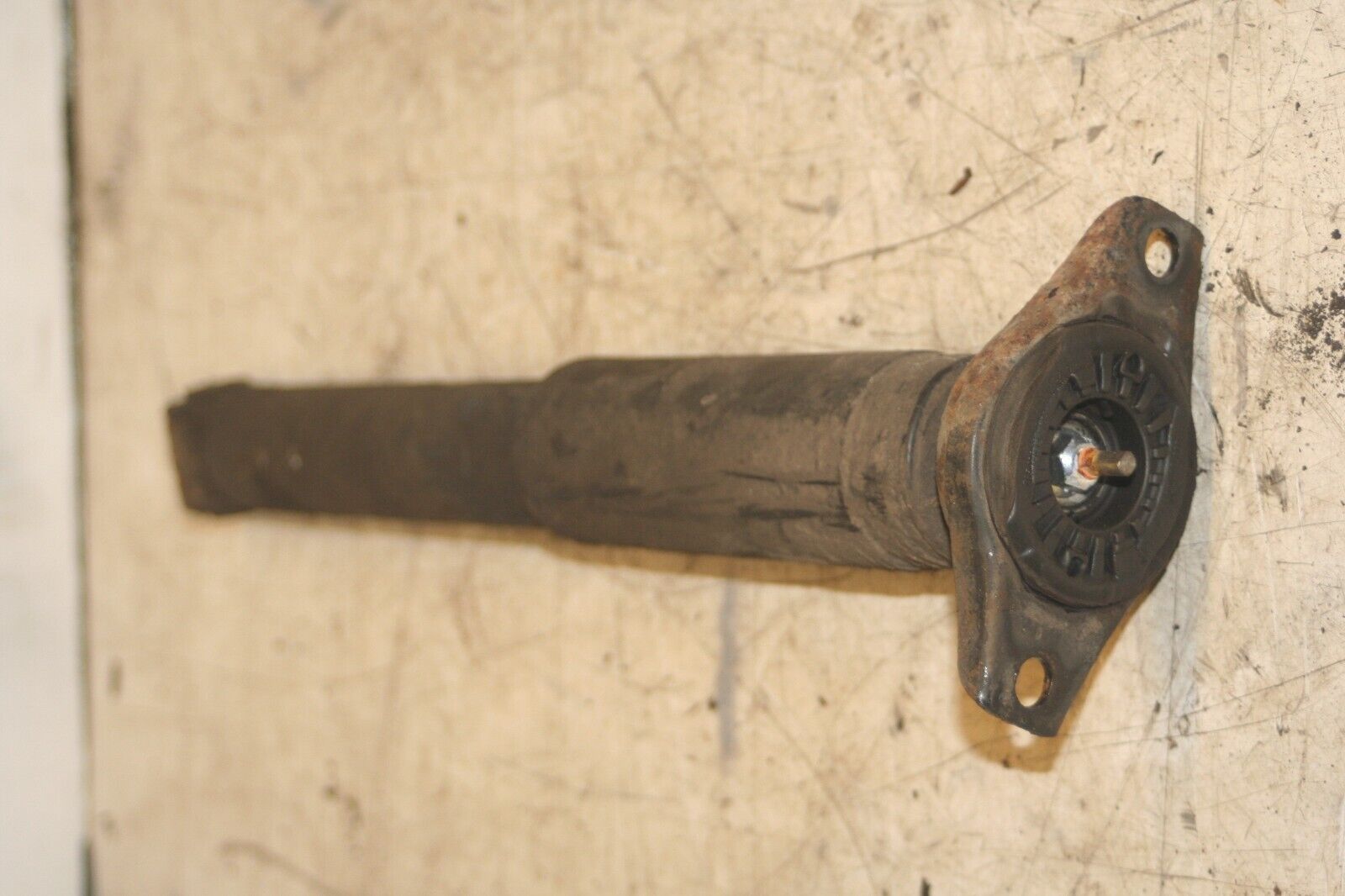 2011 FORD S MAX TITANIUM ECOBOOST. REAR SHOCK ABSORBER