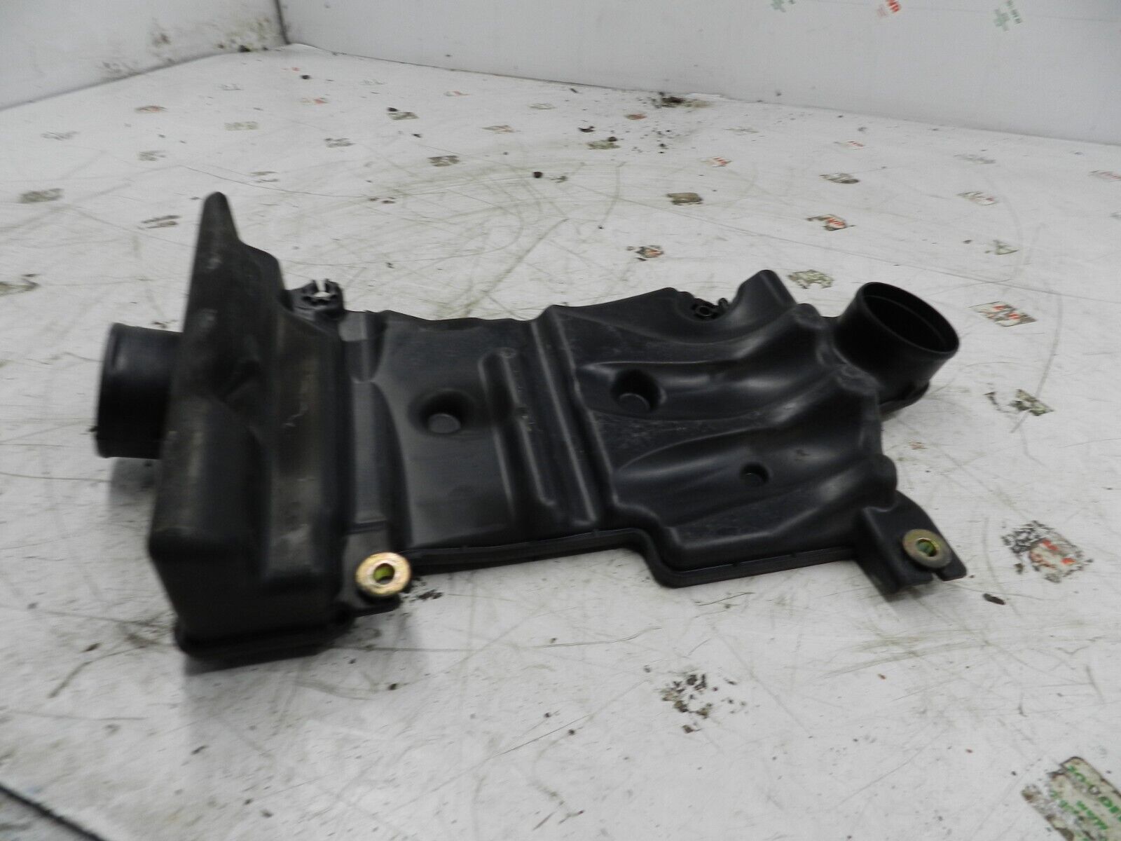2006 MITSUBISHI SHOGUN PININ. AIR INTAKE DUCT PIPE HOUSING INTAKE BOX