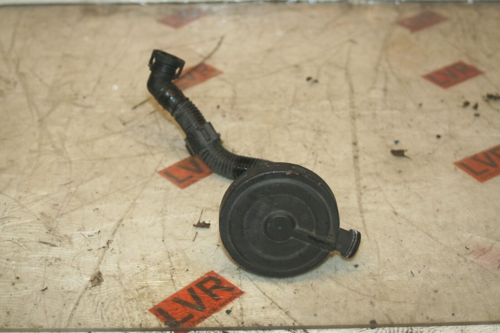 2005 VOLKSWAGEN GOLF MK5. CRANKCASE VENT PIPE - Image 2