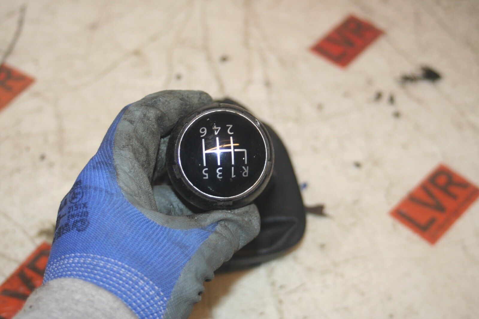 2005 VOLKSWAGEN GOLF MK5. GEAR SELECTOR KNOB AND GATOR 6 SPEED - Image 2