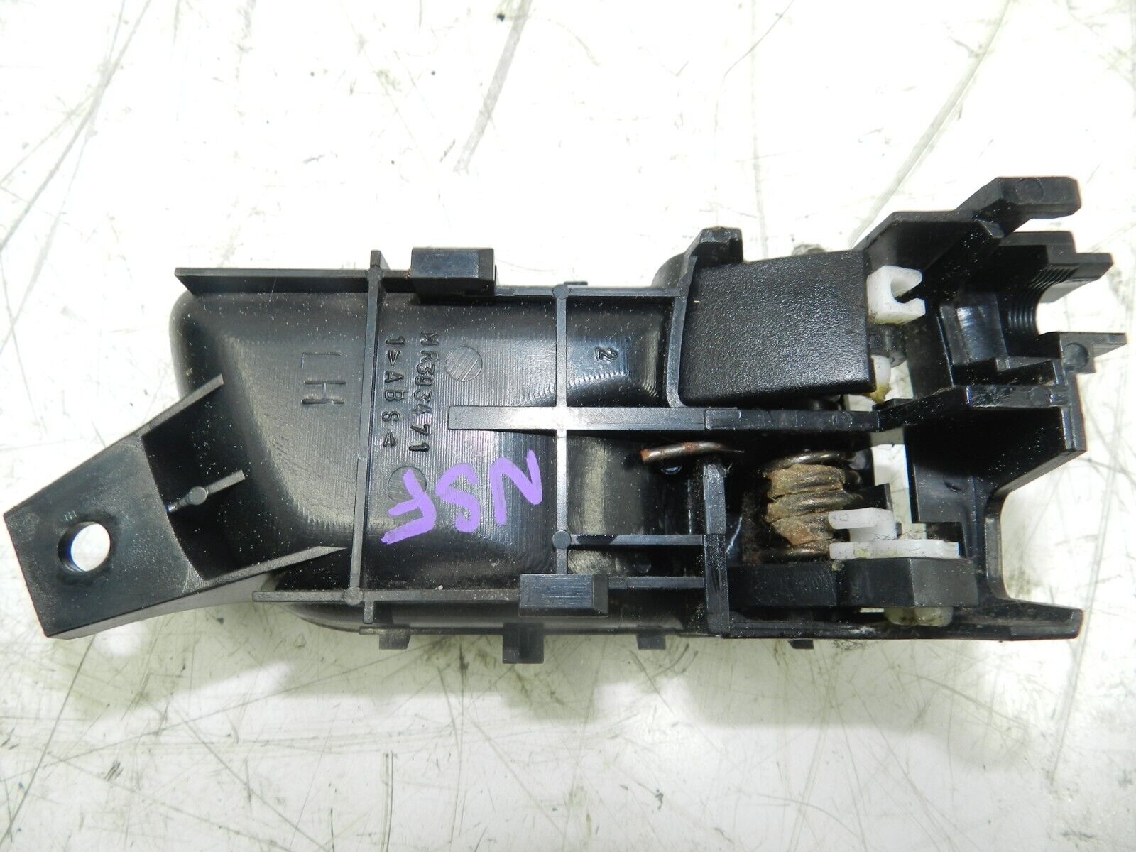 2006 MITSUBISHI SHOGUN PININ PASSENGER SIDE FRONT INNER DOOR HANDLE - Image 3