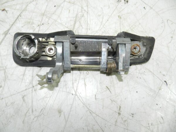 2006 MITSUBISHI SHOGUN PININ DRIVER SIDE FRONT DOOR HANDLE IN CHROME - Image 3