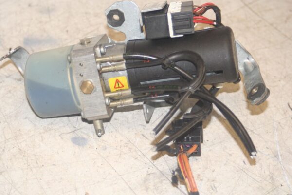 2004 VOLKSWAGEN CONVERTIBLE BEETLE 1.8T. ELECTRIC ROOF PUMP - Image 4