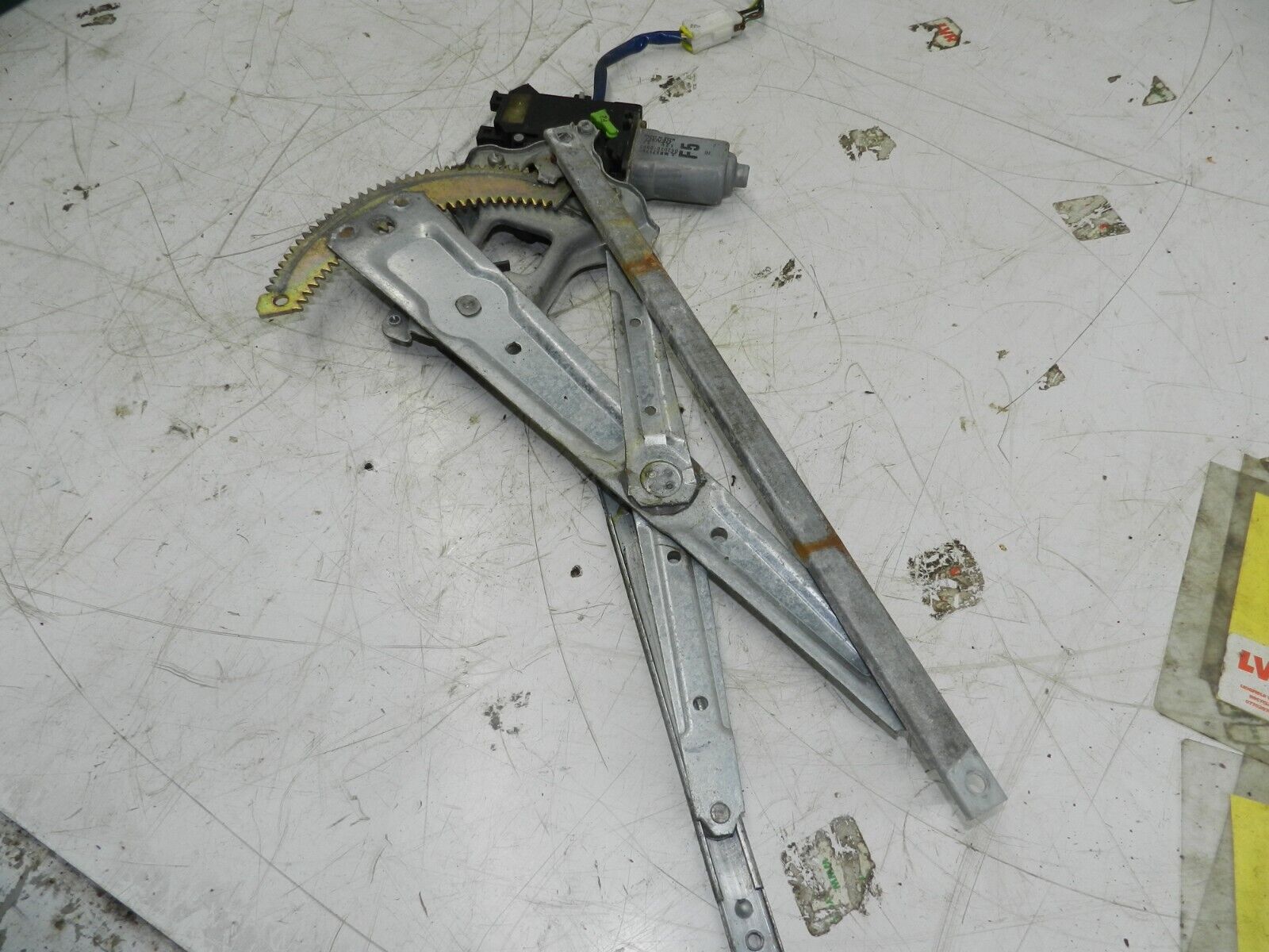 2006 MITSUBISHI SHOGUN PININ PASSENGER SIDE FRONT WINDOW REGULATOR AND MOTOR - Image 2