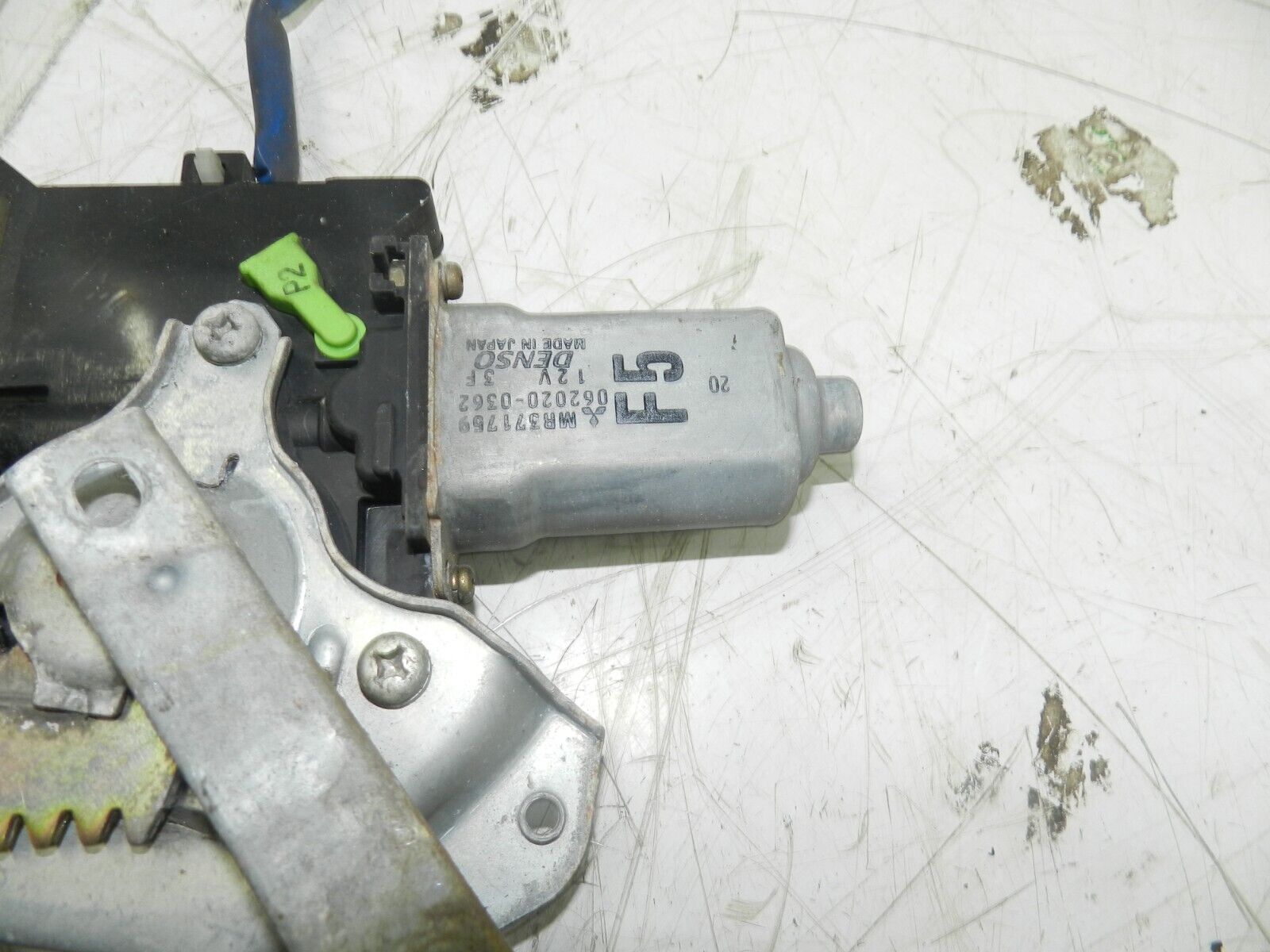 2006 MITSUBISHI SHOGUN PININ PASSENGER SIDE FRONT WINDOW REGULATOR AND MOTOR - Image 4