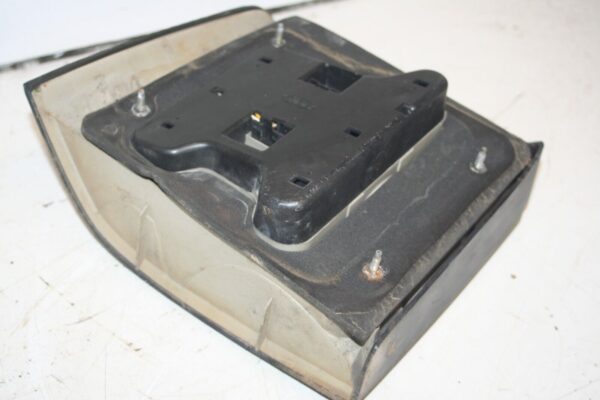 1990 FORD GRANADA MK3. DRIVER SIDE REAR LIGHT UNIT CLUSTER - Image 4