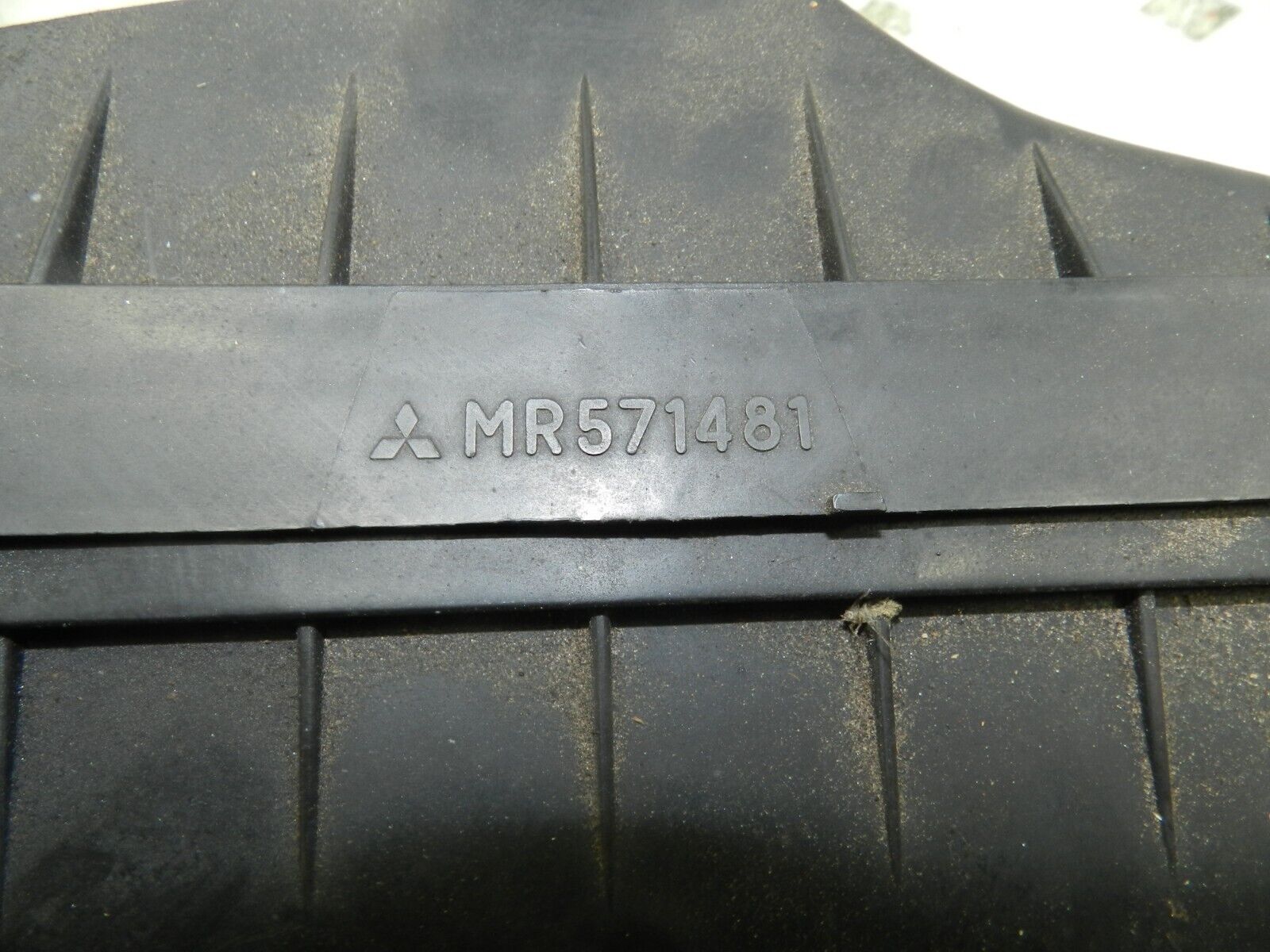 2006 MITSUBISHI SHOGUN PININ AIR FILTER HOUSING BOX - Image 3