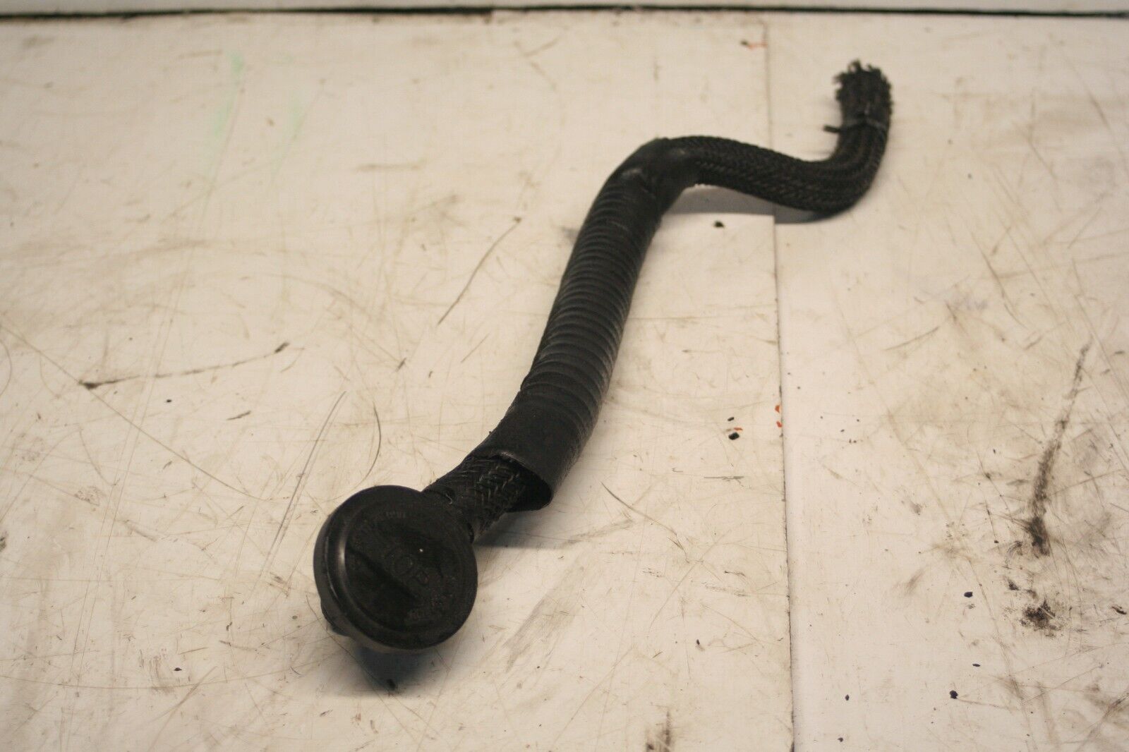 2001 LAND ROVER DISCOVERY 2 TD5. CRANK CASE BREATHER PIPE