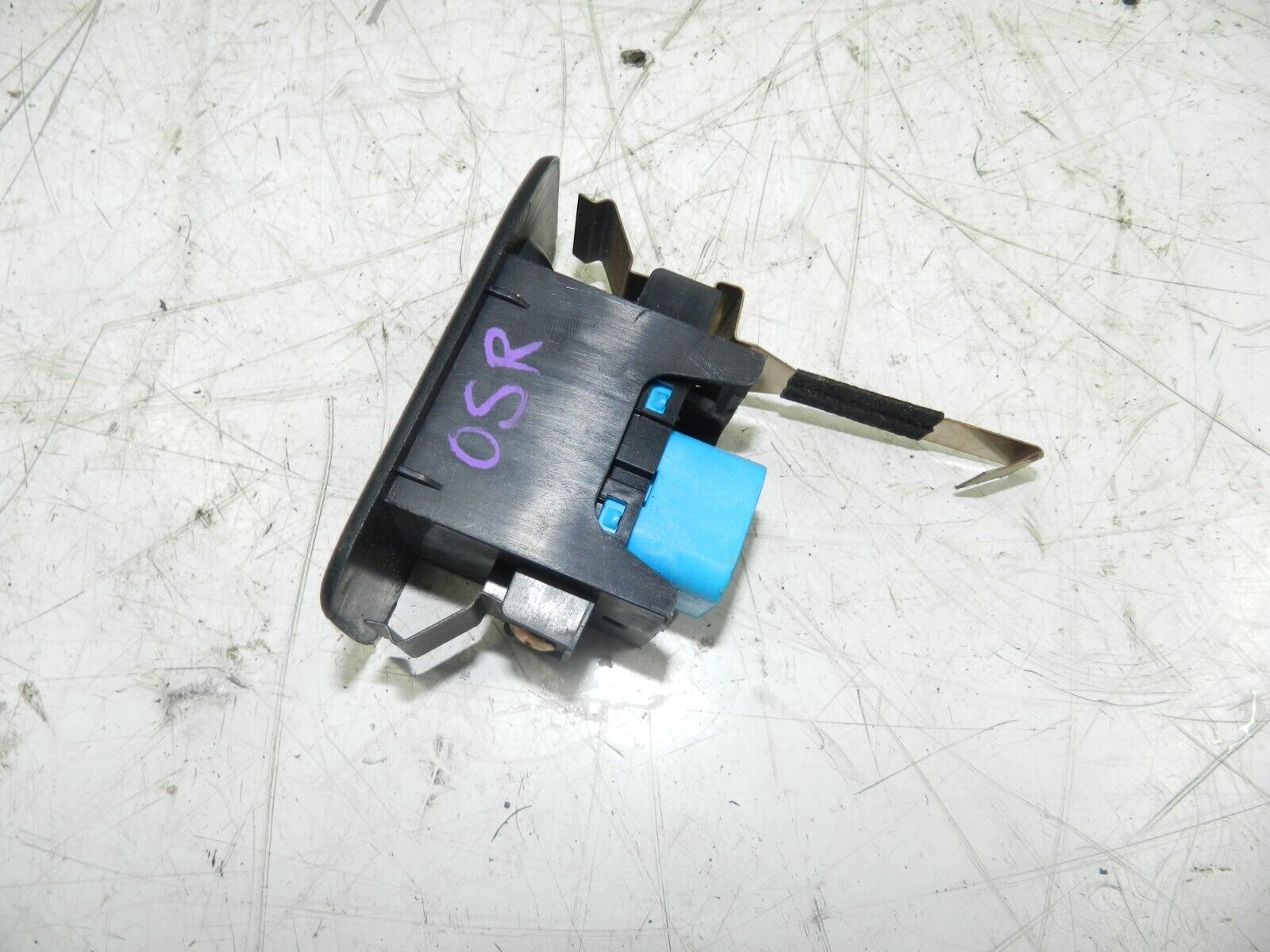 2006 MITSUBISHI SHOGUN PININ DRIVER SIDE REAR WINDOW SWITCH - Image 3