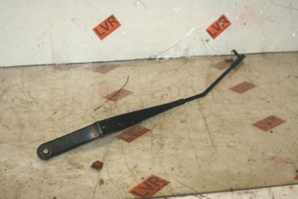 2005 VOLKSWAGEN GOLF MK5. WIPER ARM - Image 2