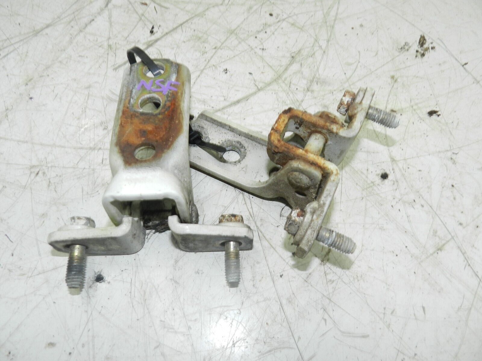 2006 MITSUBISHI SHOGUN PININ PASSENGER SIDE FRONT DOOR HINGES - Image 2